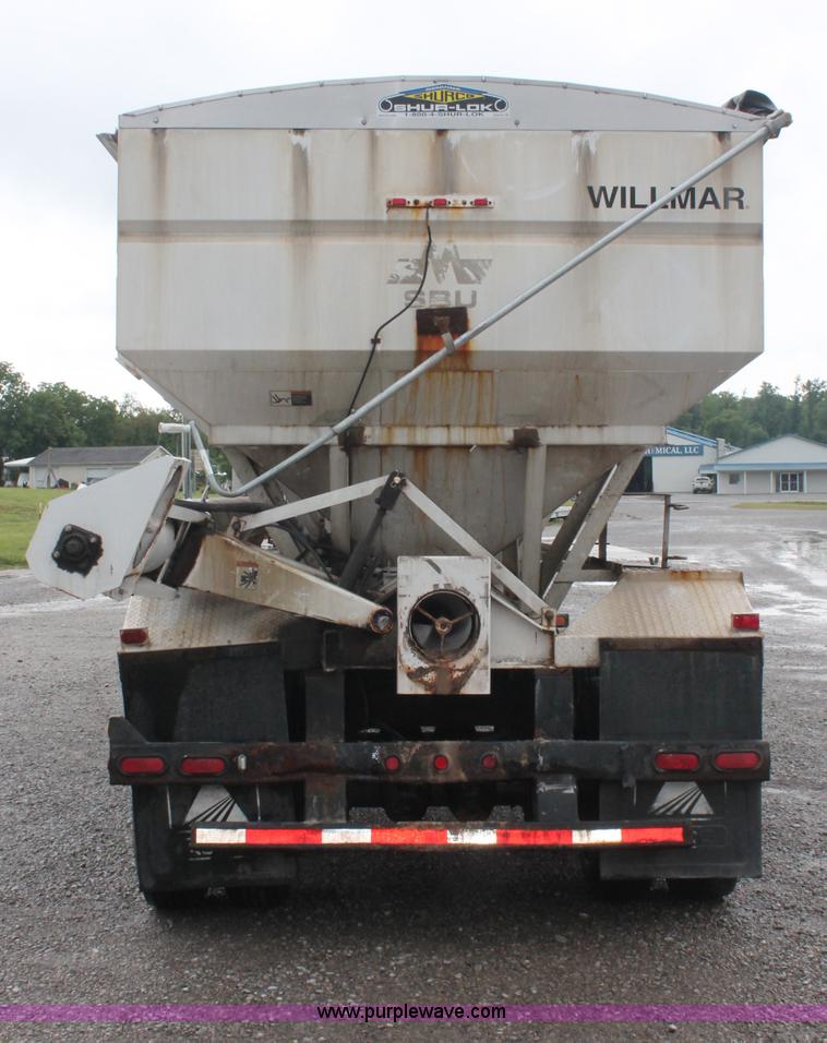 image for item C2657 2004 Willmar Side Shooter 24 fertilizer tender trailer