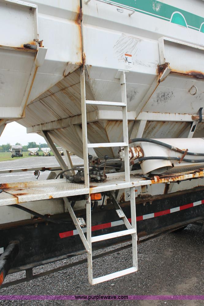 image for item C2657 2004 Willmar Side Shooter 24 fertilizer tender trailer