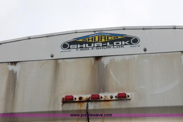 image for item C2657 2004 Willmar Side Shooter 24 fertilizer tender trailer