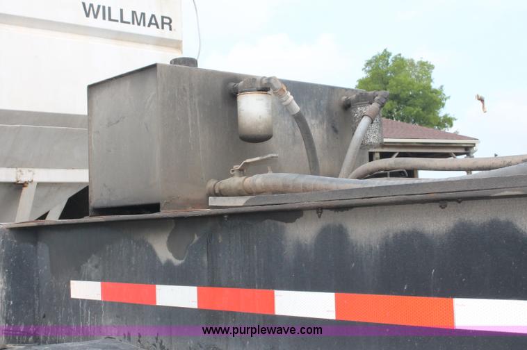 image for item C2657 2004 Willmar Side Shooter 24 fertilizer tender trailer