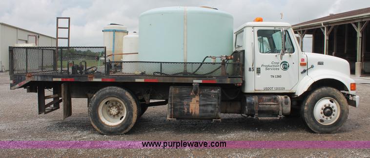 image for item C2658 1994 International 4900 flatbed truck