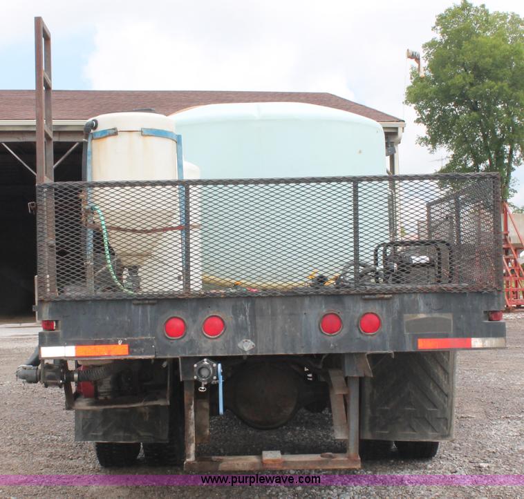 image for item C2658 1994 International 4900 flatbed truck