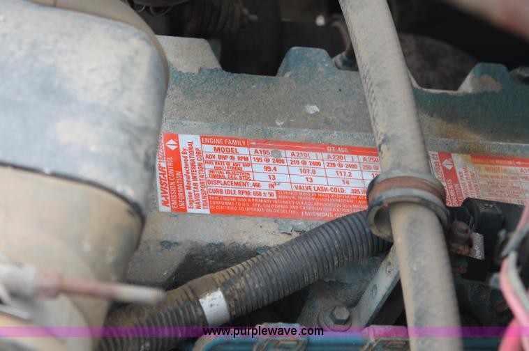 image for item C2658 1994 International 4900 flatbed truck