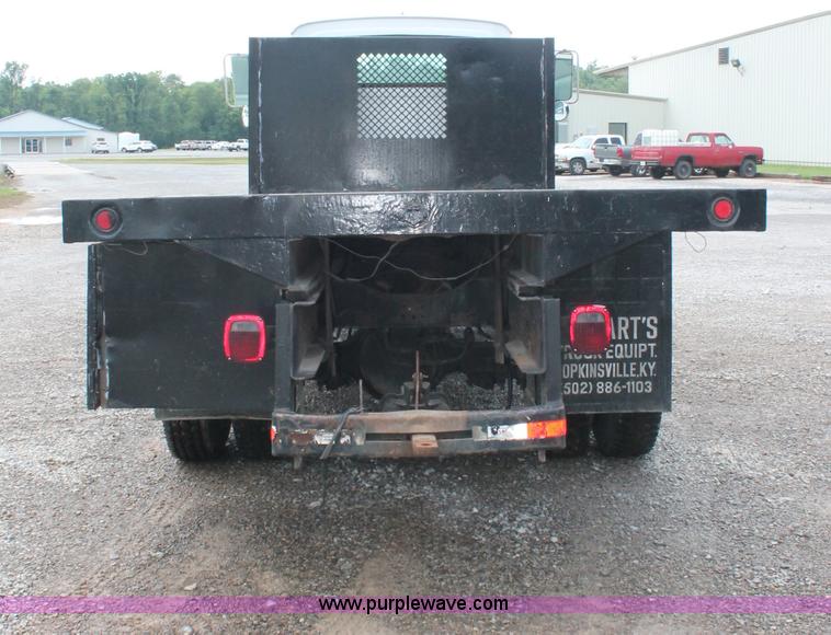 image for item C2660 1989 Ford LN8000F flatbed truck