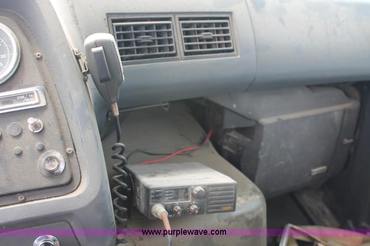 image for item C2660 1989 Ford LN8000F flatbed truck