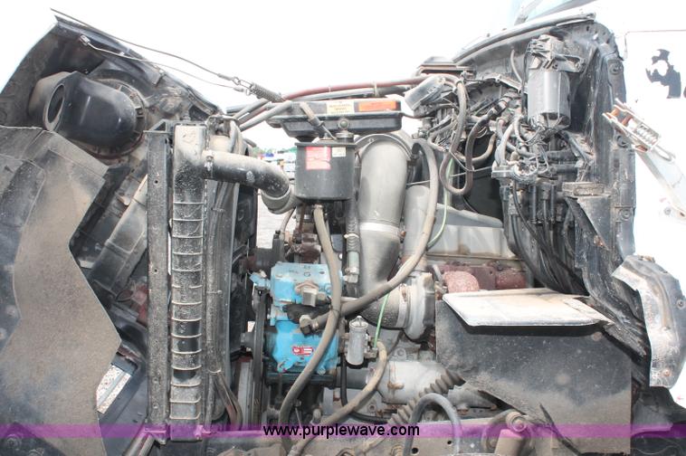 image for item C2660 1989 Ford LN8000F flatbed truck