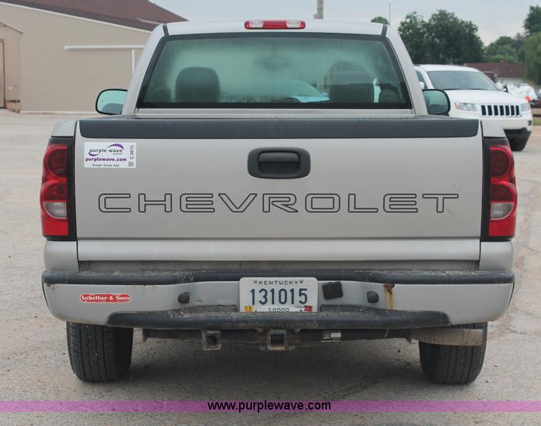 image for item C2675 2007 Chevrolet Silverado 1500 LS Classic pickup truck