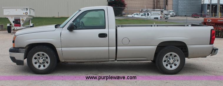 image for item C2675 2007 Chevrolet Silverado 1500 LS Classic pickup truck