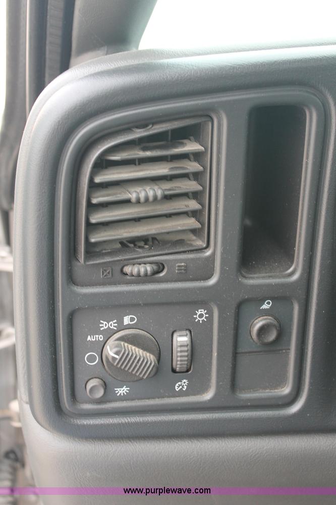 image for item C2675 2007 Chevrolet Silverado 1500 LS Classic pickup truck