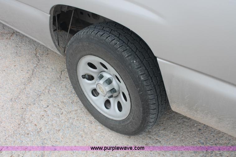 image for item C2675 2007 Chevrolet Silverado 1500 LS Classic pickup truck