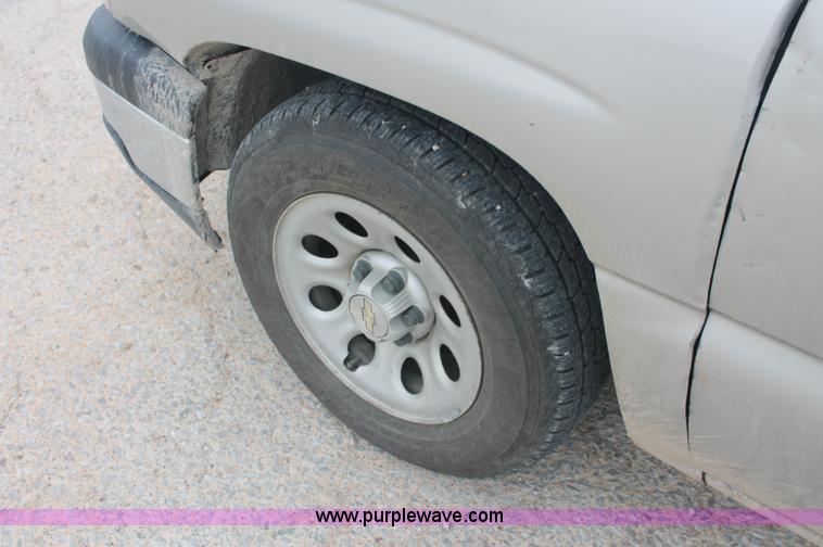 image for item C2675 2007 Chevrolet Silverado 1500 LS Classic pickup truck
