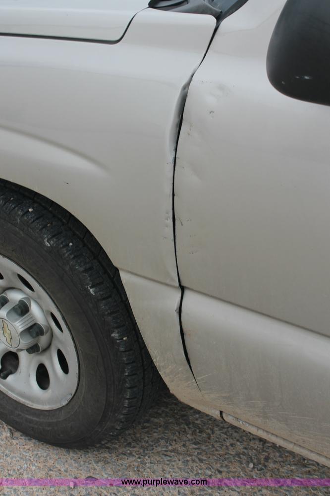 image for item C2675 2007 Chevrolet Silverado 1500 LS Classic pickup truck