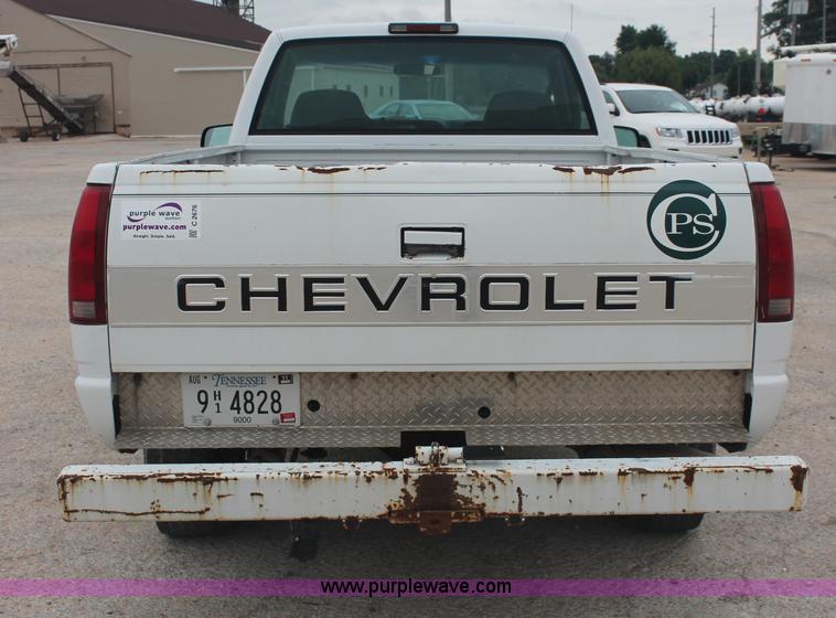 image for item C2676 1999 Chevrolet C2500 pickup truck