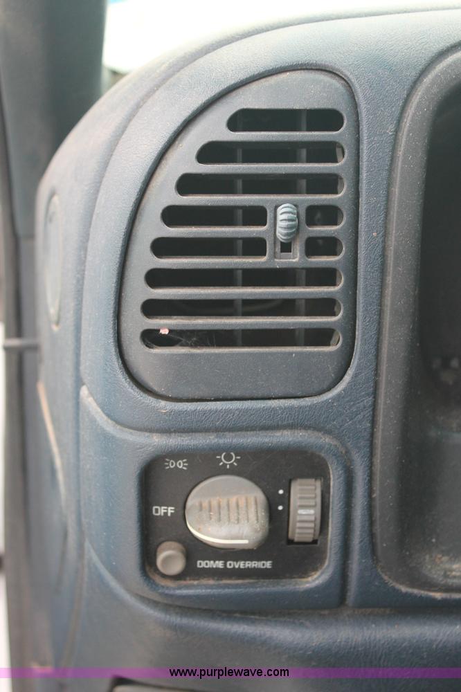 image for item C2676 1999 Chevrolet C2500 pickup truck