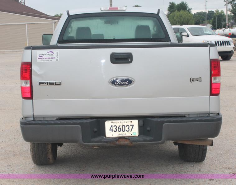 image for item C2677 2005 Ford F150 XL pickup truck