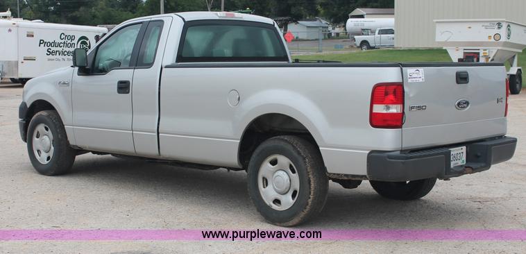 image for item C2677 2005 Ford F150 XL pickup truck