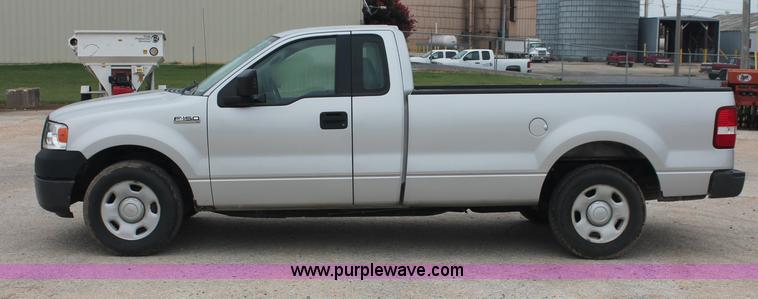 image for item C2677 2005 Ford F150 XL pickup truck