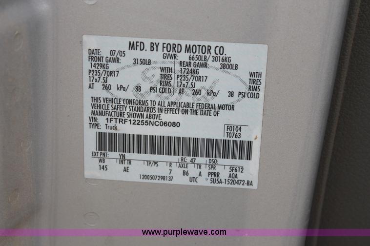 image for item C2677 2005 Ford F150 XL pickup truck