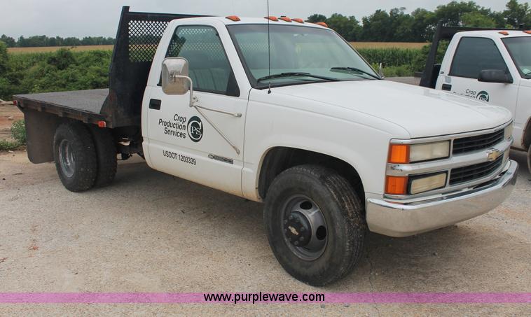 image for item C2678 1993 Chevrolet 3500 flatbed pickup truck