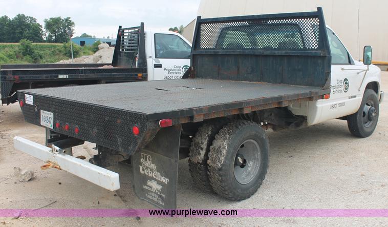 image for item C2678 1993 Chevrolet 3500 flatbed pickup truck