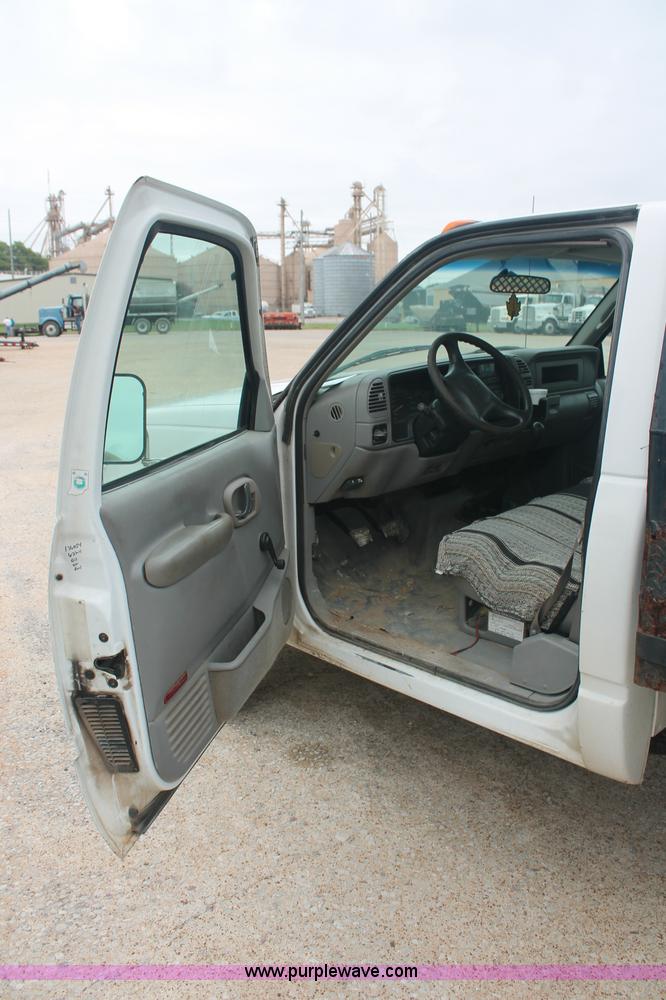 image for item C2678 1993 Chevrolet 3500 flatbed pickup truck