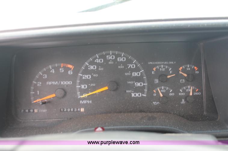 image for item C2678 1993 Chevrolet 3500 flatbed pickup truck