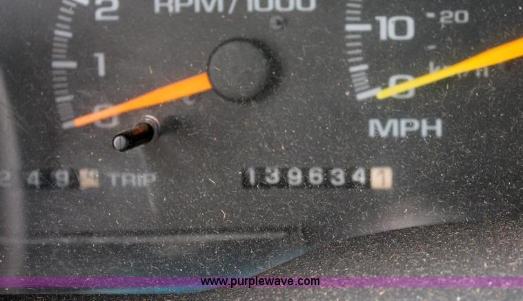 image for item C2678 1993 Chevrolet 3500 flatbed pickup truck