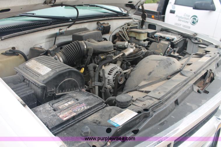 image for item C2678 1993 Chevrolet 3500 flatbed pickup truck