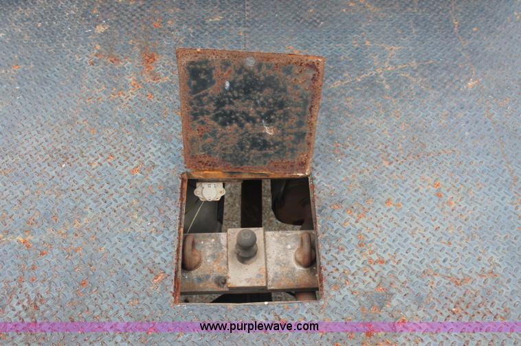 image for item C2678 1993 Chevrolet 3500 flatbed pickup truck