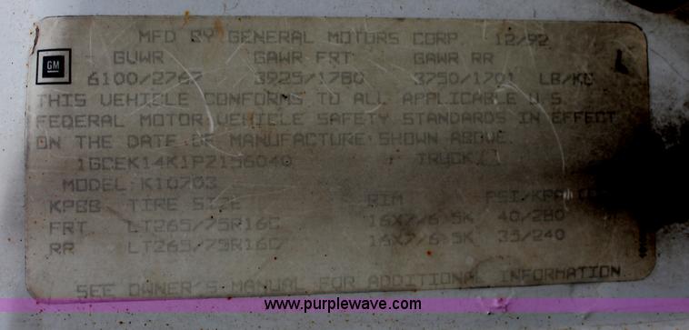 image for item C2678 1993 Chevrolet 3500 flatbed pickup truck