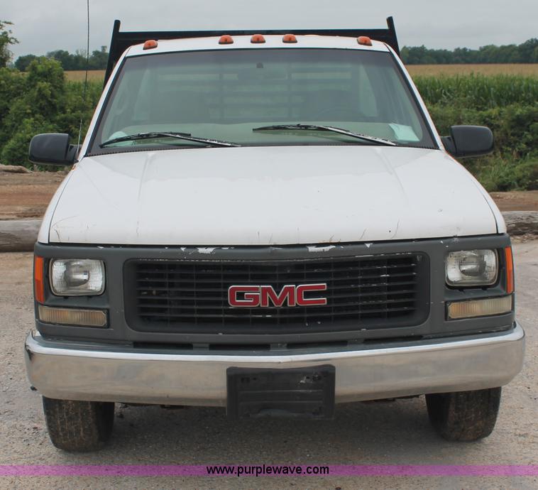 image for item C2679 1997 GMC Sierra 3500 flatbed pickup truck