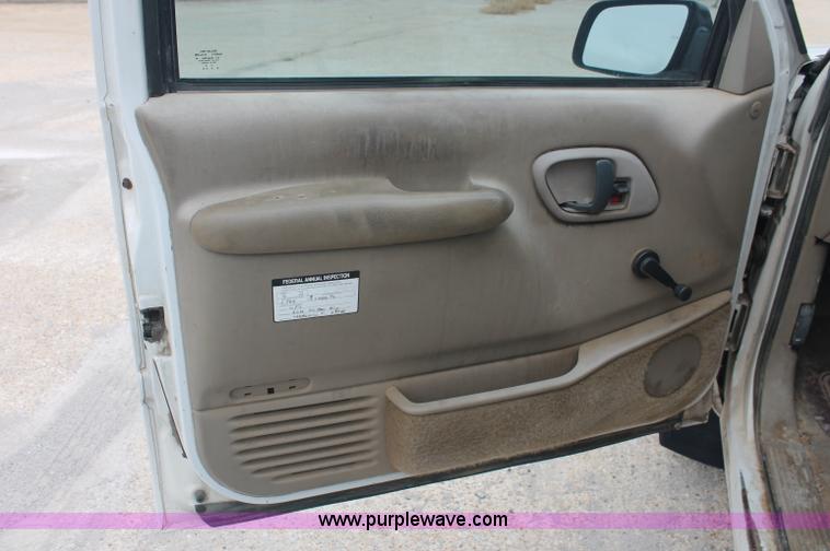 image for item C2679 1997 GMC Sierra 3500 flatbed pickup truck