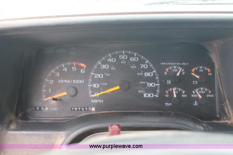 image for item C2679 1997 GMC Sierra 3500 flatbed pickup truck