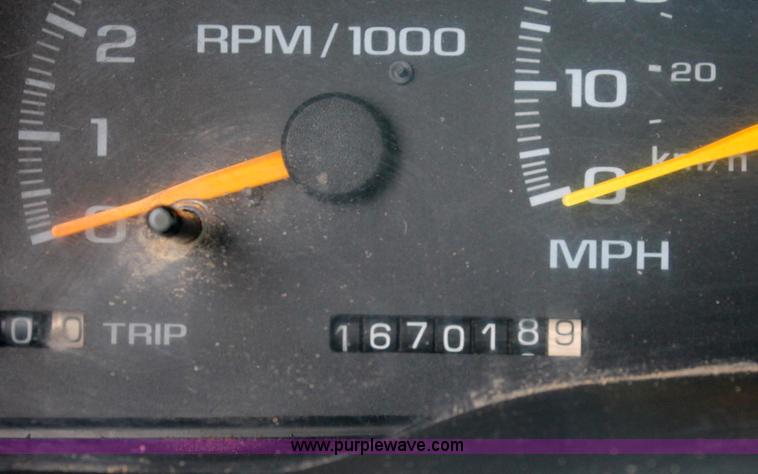 image for item C2679 1997 GMC Sierra 3500 flatbed pickup truck