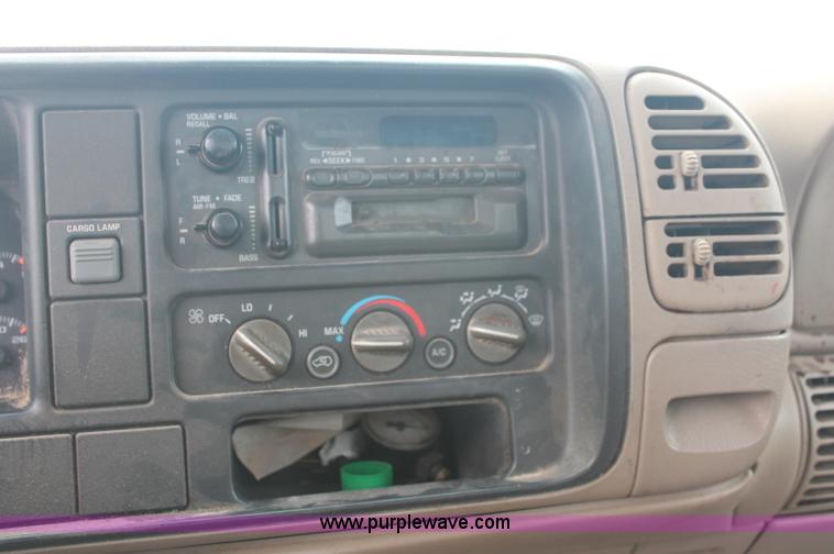 image for item C2679 1997 GMC Sierra 3500 flatbed pickup truck