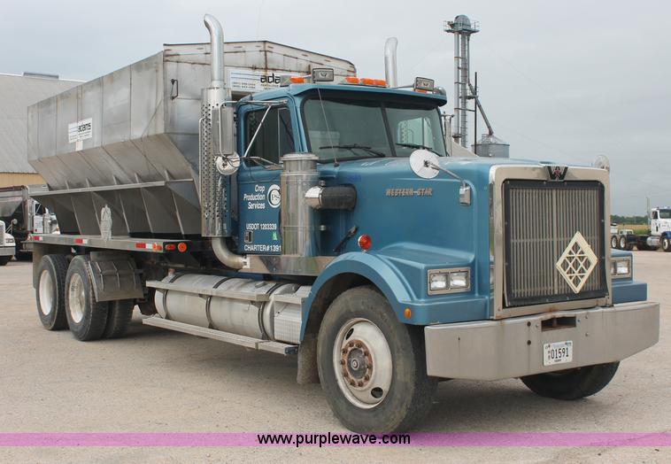 image for item C2680 1995 Western Star 4964F fertilizer tender truck