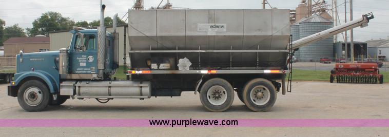 image for item C2680 1995 Western Star 4964F fertilizer tender truck