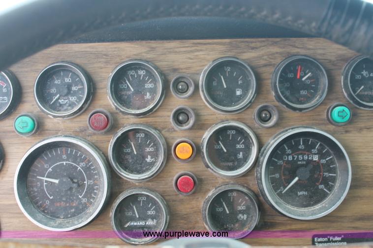 image for item C2680 1995 Western Star 4964F fertilizer tender truck