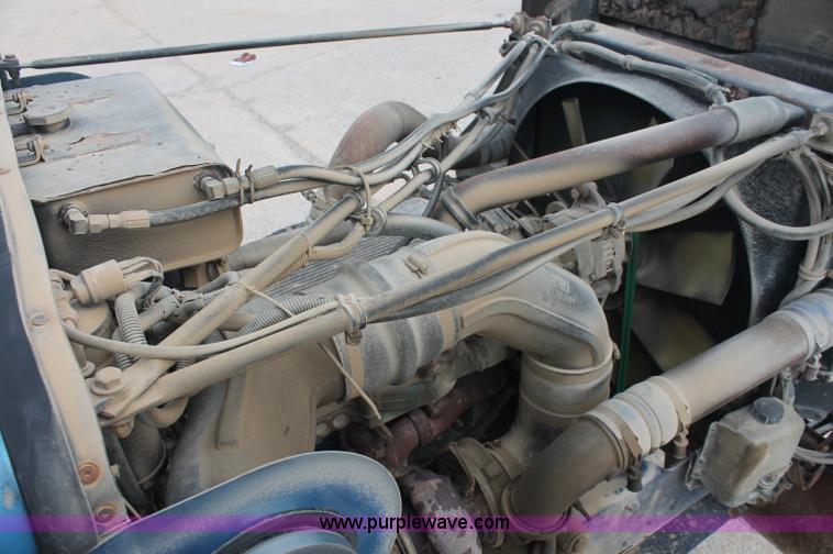 image for item C2680 1995 Western Star 4964F fertilizer tender truck