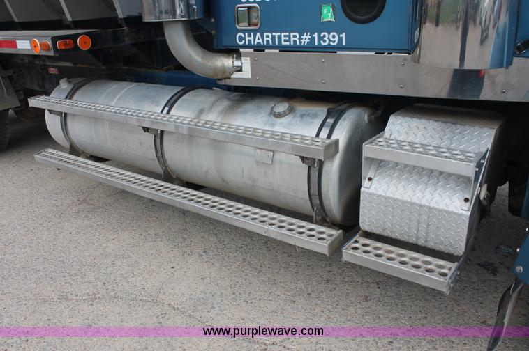 image for item C2680 1995 Western Star 4964F fertilizer tender truck