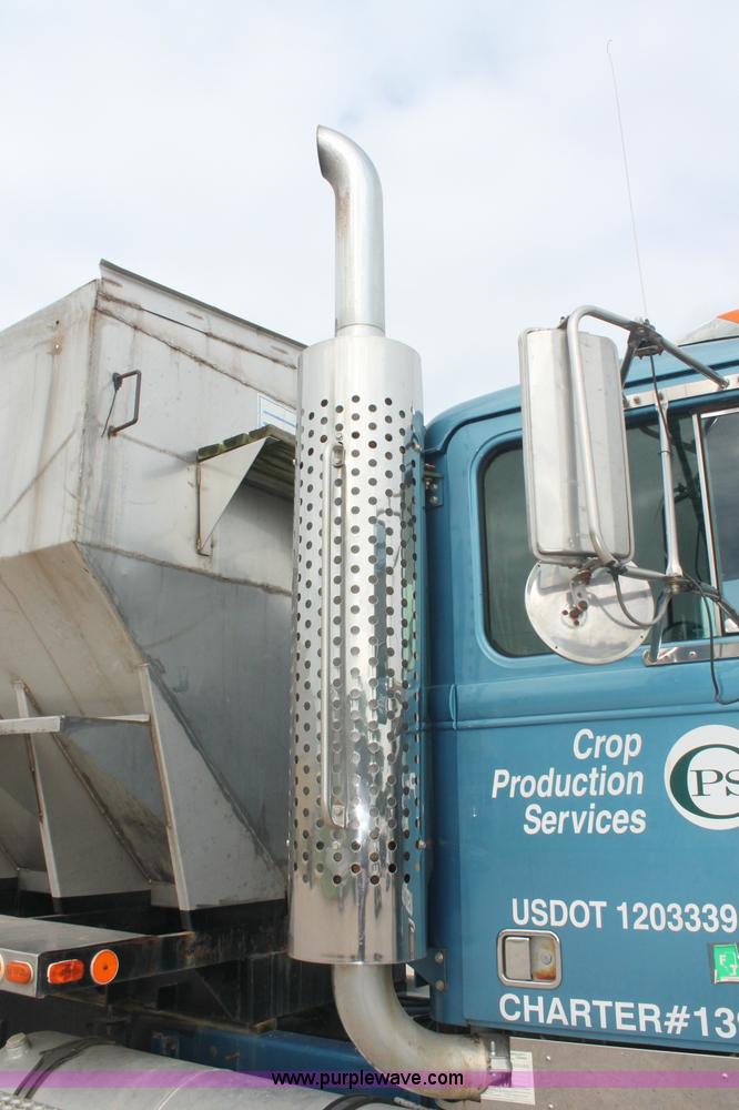 image for item C2680 1995 Western Star 4964F fertilizer tender truck