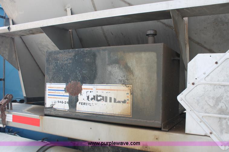 image for item C2680 1995 Western Star 4964F fertilizer tender truck