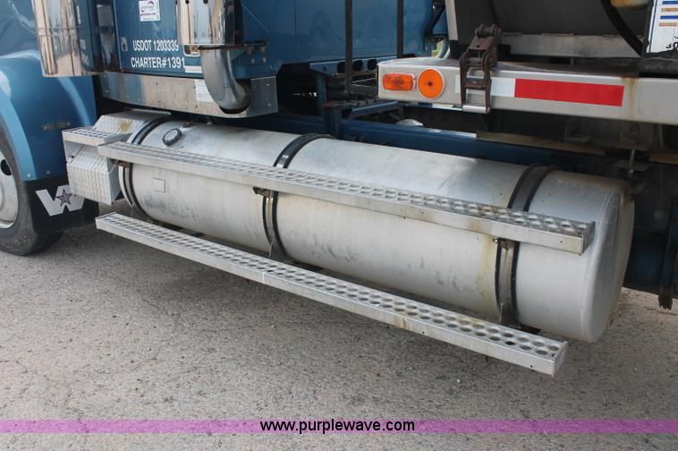 image for item C2680 1995 Western Star 4964F fertilizer tender truck