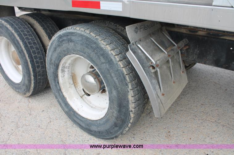 image for item C2680 1995 Western Star 4964F fertilizer tender truck