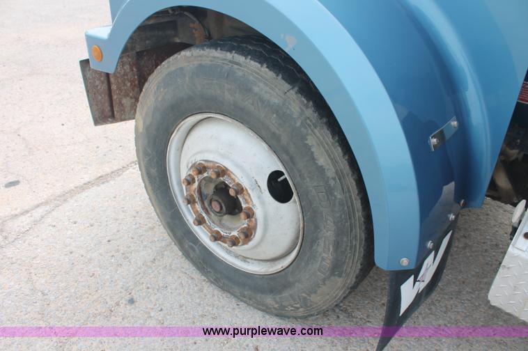 image for item C2680 1995 Western Star 4964F fertilizer tender truck