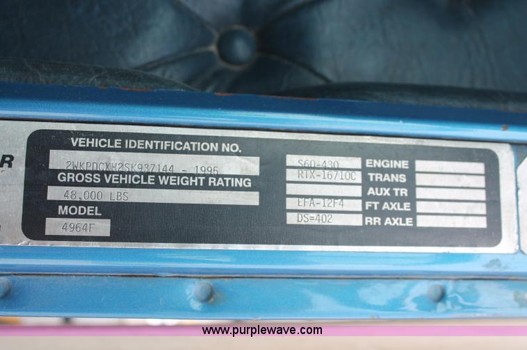 image for item C2680 1995 Western Star 4964F fertilizer tender truck