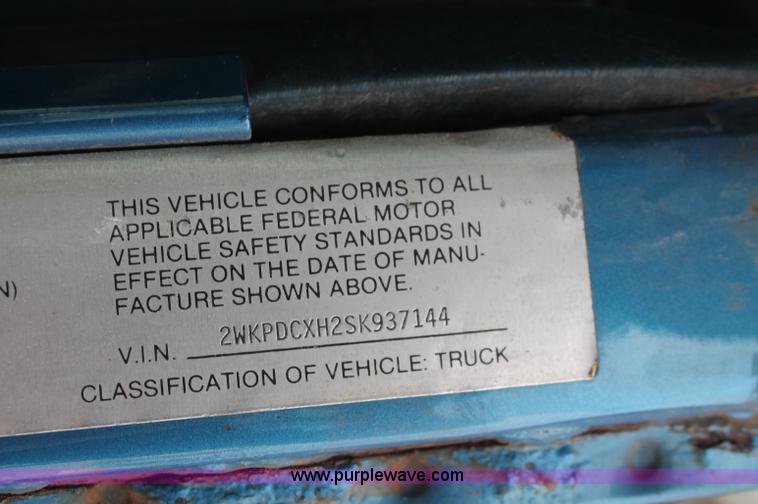 image for item C2680 1995 Western Star 4964F fertilizer tender truck