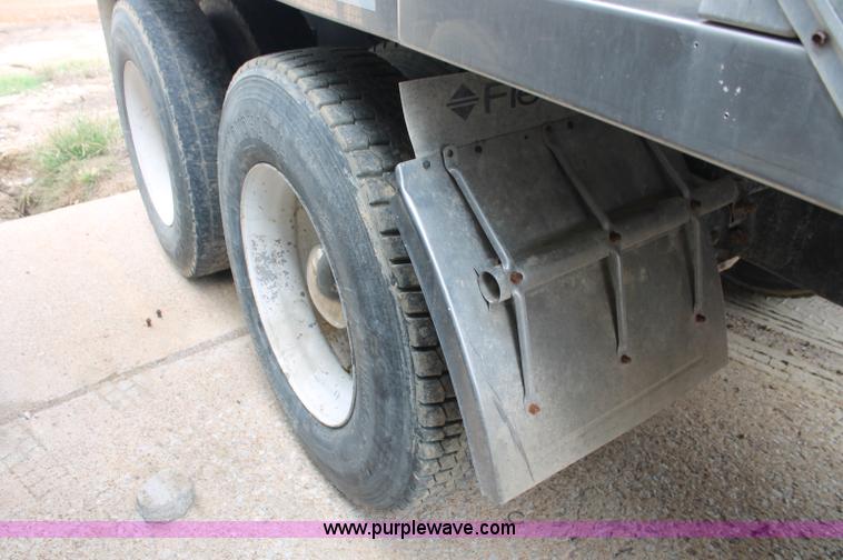 image for item C2680 1995 Western Star 4964F fertilizer tender truck