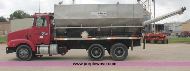 image for item C2681 1991 Volvo White GMC Aero WCA fertilizer tender truck