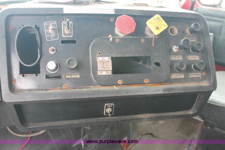 image for item C2681 1991 Volvo White GMC Aero WCA fertilizer tender truck